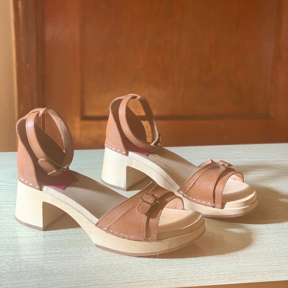 Preppy 60’s clog - Picture 2 of 5